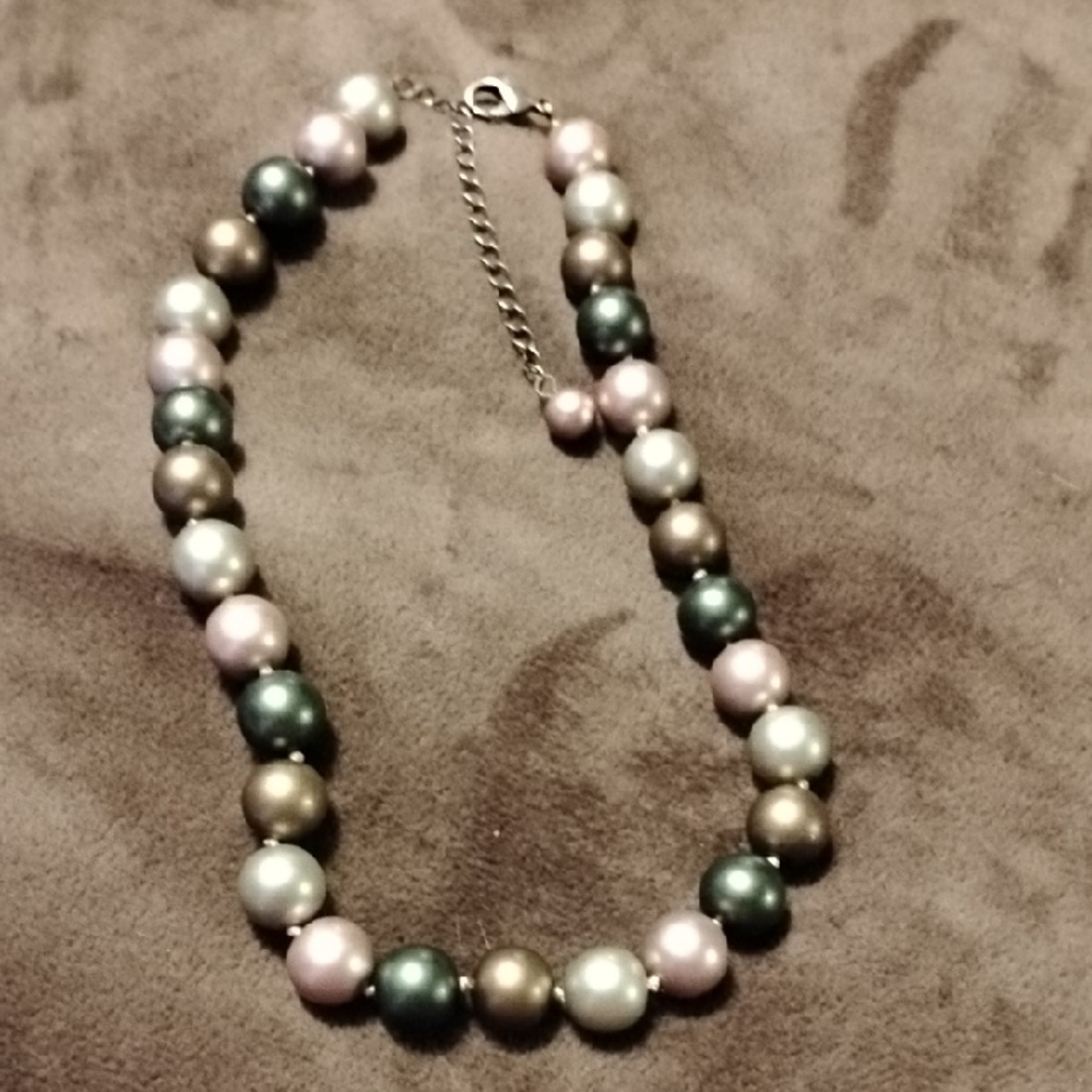 Faux Pearl Choker Necklace